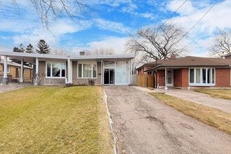 20 Niantic Crescent in Toronto, ON - Building Photo - Building Photo