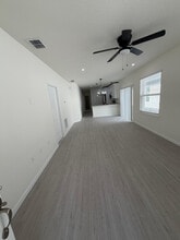 2341 Suanne Ave in Eustis, FL - Foto de edificio - Building Photo