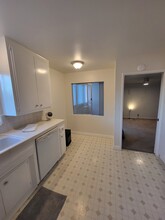 2302 E 2nd St, Unit 2E in Long Beach, CA - Building Photo - Building Photo