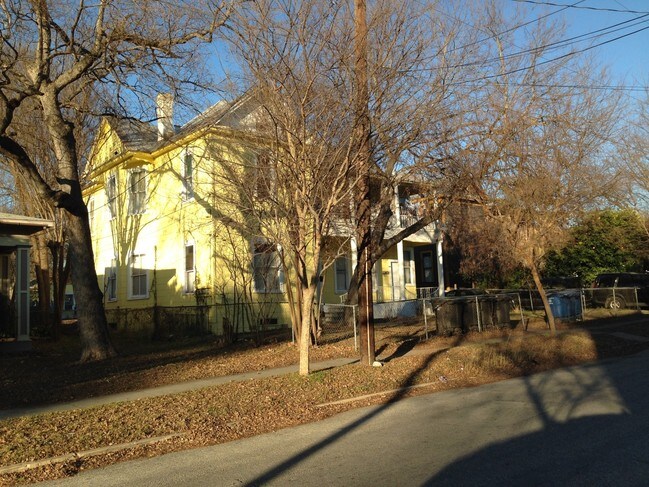 707 Mason St in San Antonio, TX - Foto de edificio - Building Photo