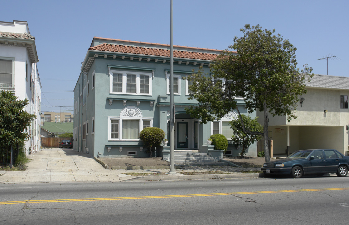 616 N Wilton Pl in Los Angeles, CA - Building Photo