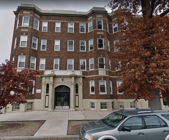 1198 Commonwealth Ave, Unit 8 in Boston, MA - Foto de edificio - Building Photo