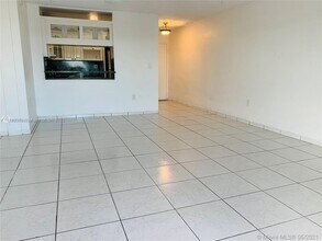1325 W 68th St in Hialeah, FL - Building Photo - Building Photo