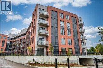 1010 Dundas St E in Whitby, ON - Building Photo - Building Photo