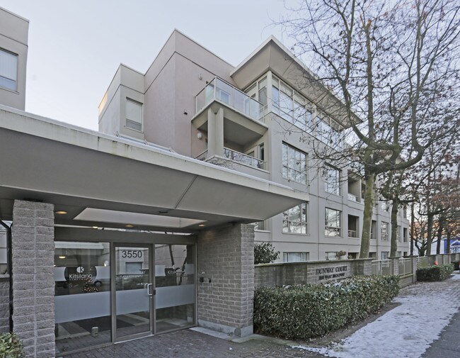 Dunway Court in Vancouver, BC - Building Photo - Building Photo