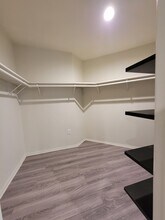 7013 Louise Ave, Unit Single in Van Nuys, CA - Building Photo - Building Photo