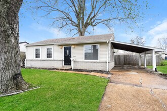 2060 Mullanphy Ln in Florissant, MO - Building Photo - Building Photo