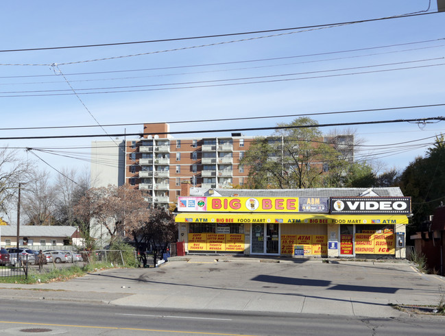 Greenvale Apartments in Hamilton, ON - Building Photo - Building Photo