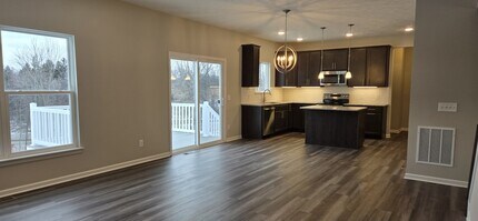 3374 Buckeye Trl in Uniontown, OH - Building Photo - Building Photo