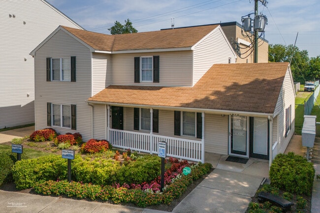 Hampton Creek Apartments in Norfolk, VA - Foto de edificio - Building Photo