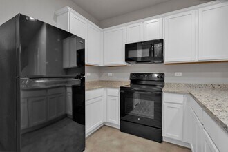 9426 Apple Ridge Ln in San Antonio, TX - Building Photo - Building Photo