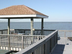 3722 Laguna Dr in Galveston, TX - Building Photo - Building Photo