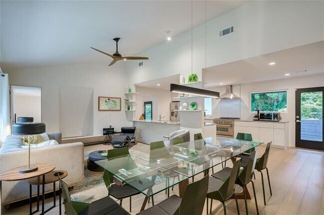 390 Windsor Pkwy in Sandy Springs, GA - Building Photo - Building Photo