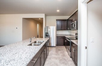 43760 Cypress Ln in Maricopa, AZ - Building Photo - Building Photo