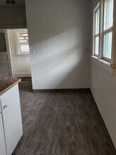 1128 W Nob Hill Blvd in Yakima, WA - Building Photo - Building Photo