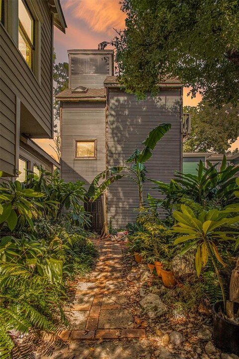 737 E 18th St in Houston, TX - Building Photo