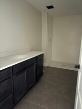 106 E Erie St in Albion, MI - Foto de edificio - Building Photo