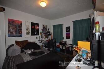 28 S Huntington Ave, Unit 102 in Boston, MA - Foto de edificio - Building Photo