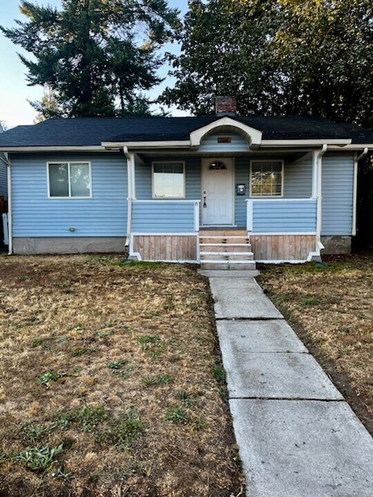 410 E 8th Ave in Spokane, WA - Building Photo