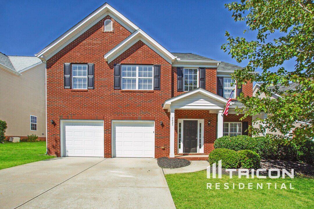 2625 Sierra Chase Dr in Monroe, NC - Building Photo