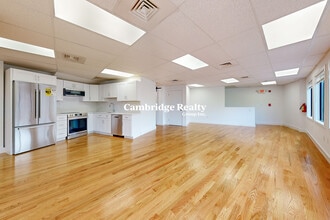 1034 Cambridge St, Unit A in Cambridge, MA - Building Photo - Building Photo