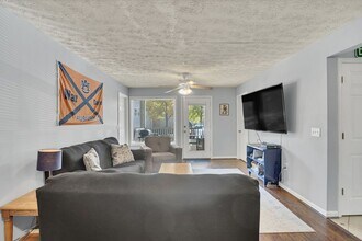 1385 S Donahue Dr in Auburn, AL - Building Photo - Building Photo