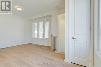 1 Kings Hill Dr in Brampton, ON - Building Photo - Building Photo