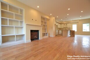 17 Cufflin St, Unit 1 in Boston, MA - Building Photo