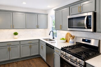 1508 Gardenia Ave in Royal Oak, MI - Building Photo - Building Photo