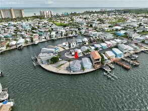 10701 S Ocean Dr in Jensen Beach, FL - Building Photo - Building Photo