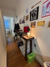 34 Myrtle St, Unit D in Boston, MA - Foto de edificio - Building Photo