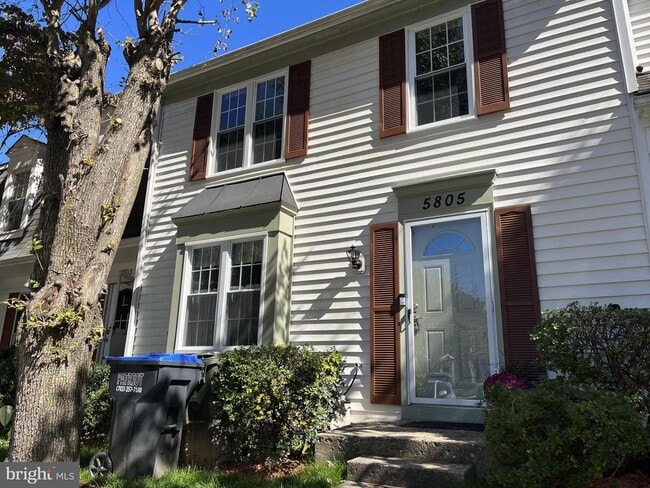 property at 5805 Bunker Woods Ln