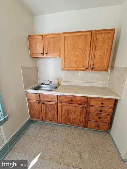 property at 5515 N Fairhill St