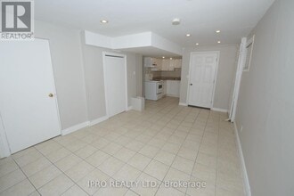 3765-3765 Keenan Crescent in Mississauga, ON - Building Photo - Building Photo