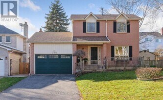 370 Erin Trail in Newmarket, ON - Building Photo