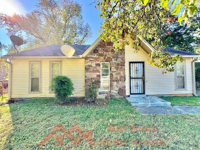 3231 Ridgemont Ave in Memphis, TN - Building Photo