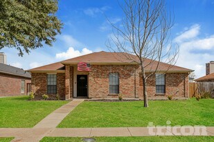 1712 Tigris Trail, Unit 101 in Mesquite, TX - Building Photo