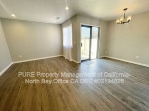 210 Park Pl Dr in Petaluma, CA - Building Photo - Building Photo