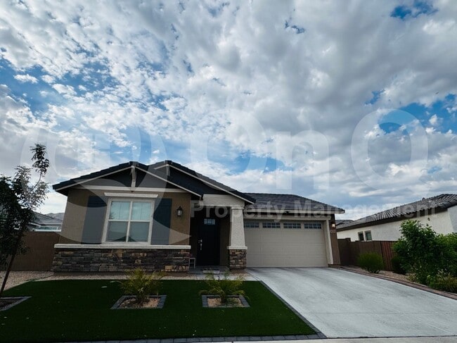 4011 W McNeil St in Phoenix, AZ - Building Photo - Building Photo
