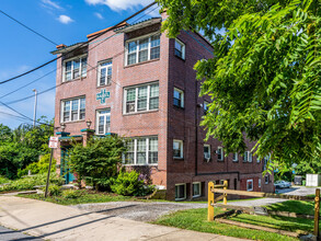 42 Furman Ave in Asheville, NC - Building Photo - Building Photo