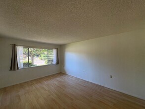 16737 Meandro Dr in San Diego, CA - Building Photo - Building Photo