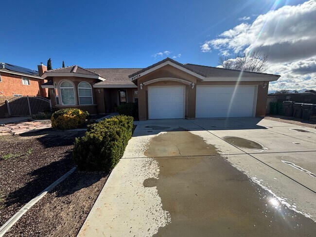 42704 23rd St W in Lancaster, CA - Building Photo - Building Photo