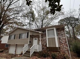 2607 Elkhart Dr in Little Rock, AR - Building Photo