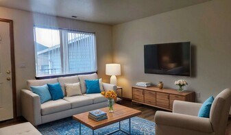 499 Maylea Pl in Canyonville, OR - Building Photo