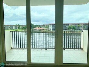 1150 Hillsboro Mile in Hillsboro Beach, FL - Building Photo - Building Photo