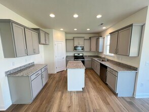 157 Creekhaven Dr in Angier, NC - Building Photo - Building Photo