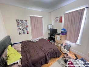 214 Freeman St, Unit 2 in Brookline, MA - Foto de edificio - Building Photo