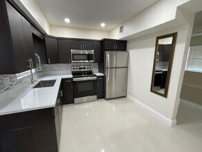 1809 NW 13th Ct in Fort Lauderdale, FL - Building Photo - Building Photo