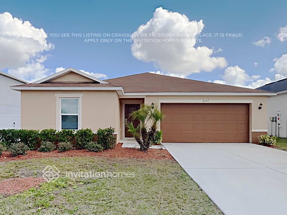 4387 Moon Shadow Loop in Mulberry, FL - Building Photo