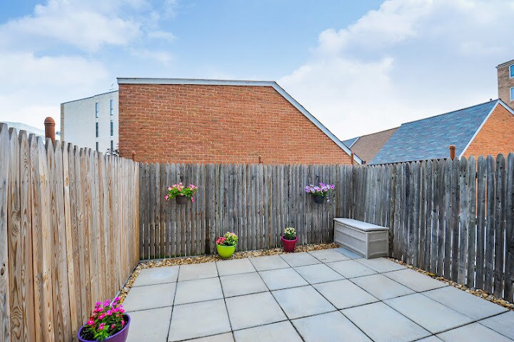 922 24th St NW, Unit 305 in Washington, DC - Building Photo